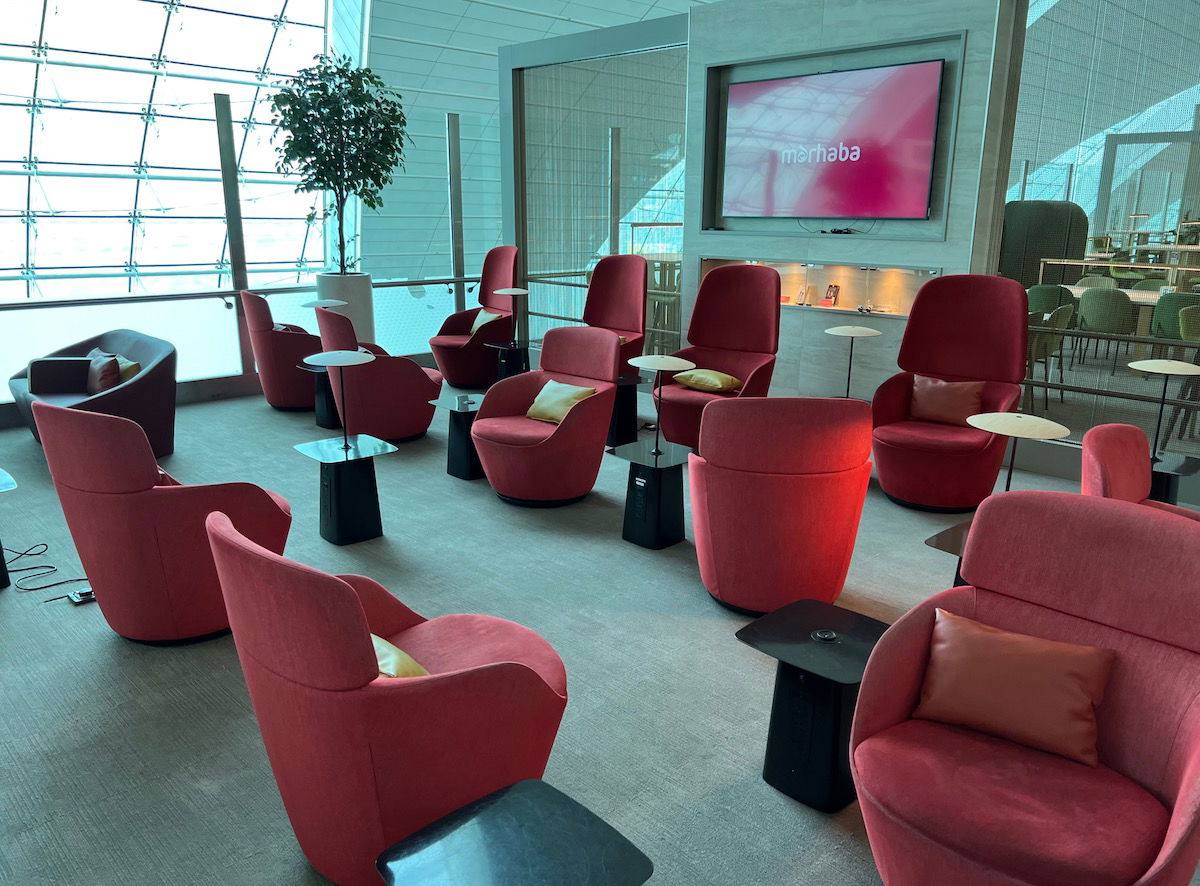 Review Marhaba Lounge Dubai Terminal 3 Dxb One Mile At A Time 2330