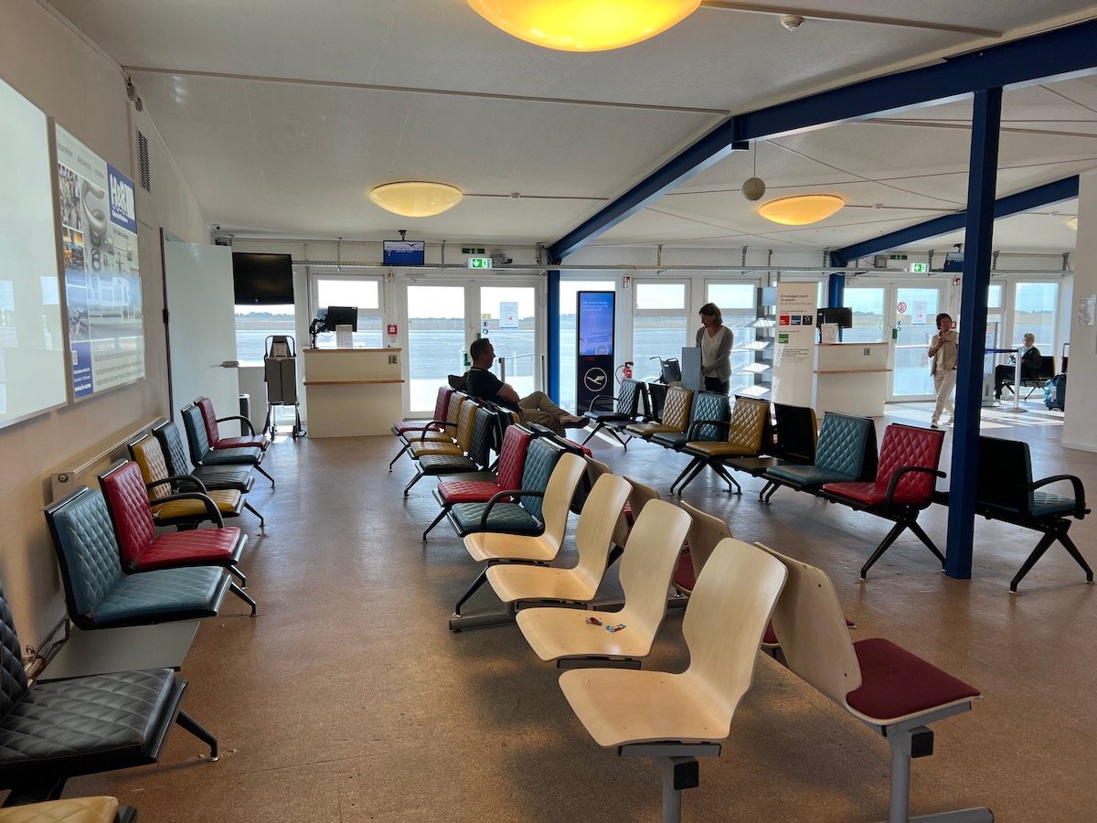 Review: Sylt Airport Lounge (GWT) Sylt Airport Lounge 12