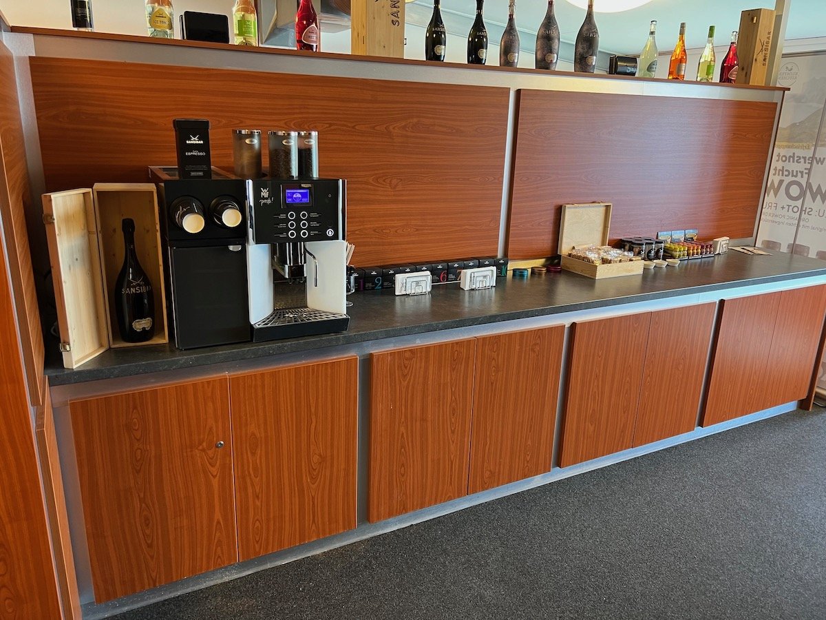 Review: Sylt Airport Lounge (GWT) Sylt Airport Lounge 22