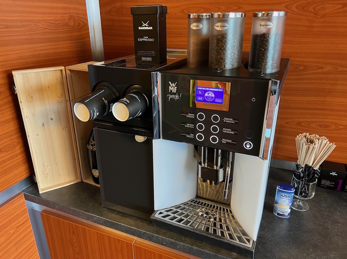 Review: Sylt Airport Lounge (GWT) Sylt Airport Lounge 23