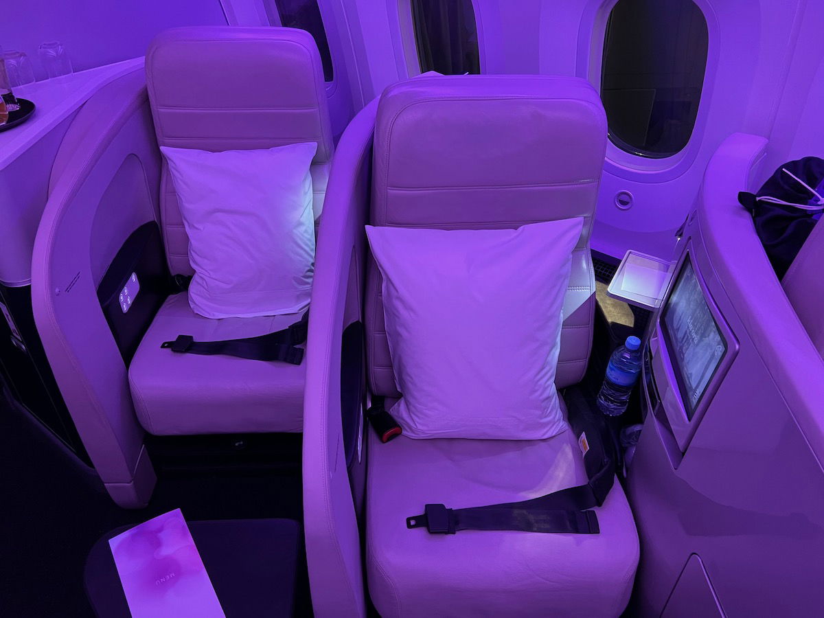 Air New Zealands Subpar 787 Business Class One Mile At A Time 3987