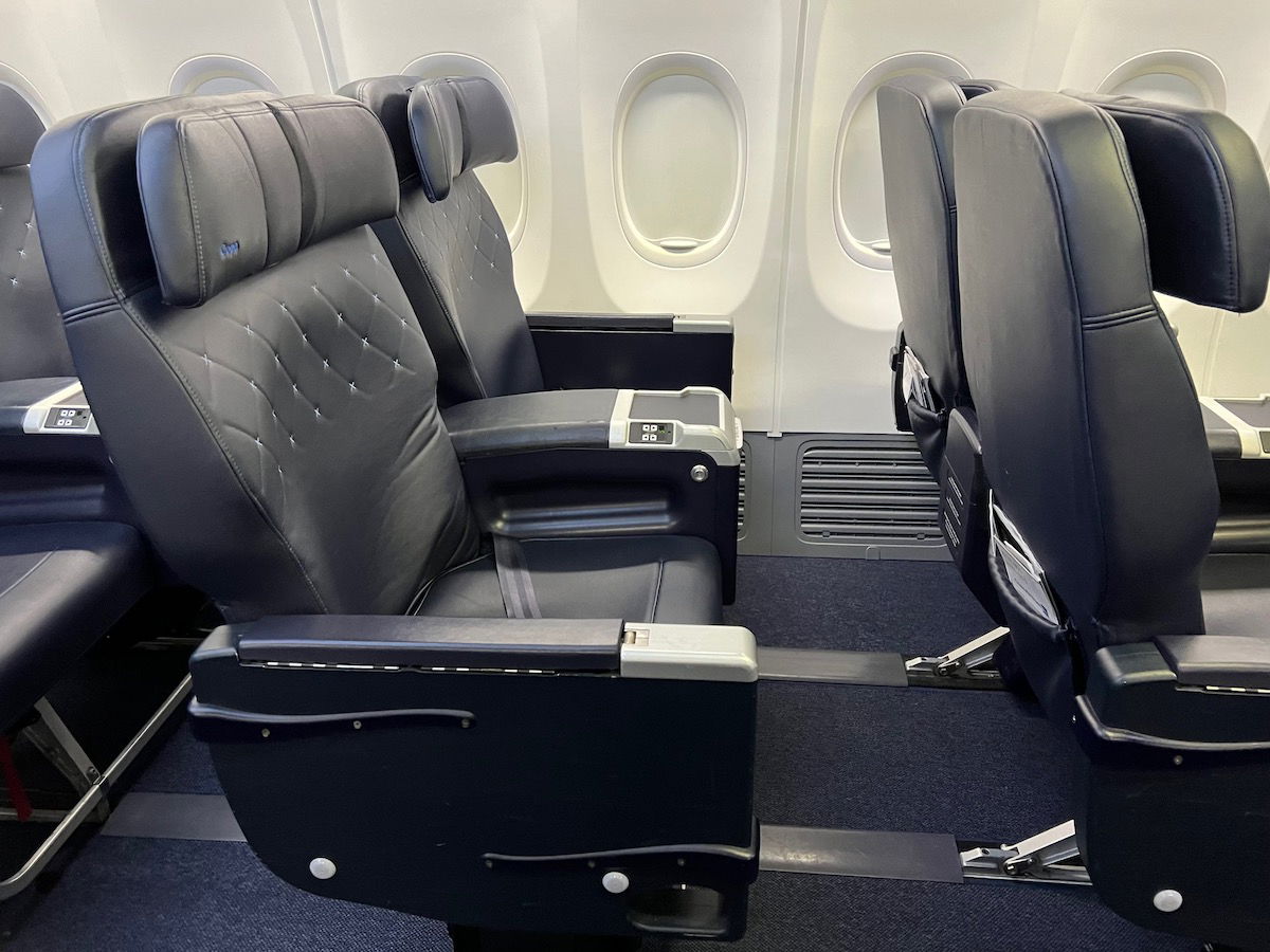 Review: Copa Airlines PTY - SJO (Boeing 737-800) - Paliparan