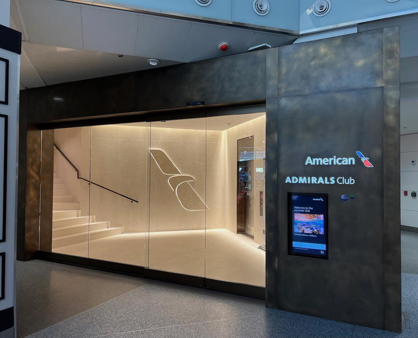 Interior of the Admirals Club lounge at Washington Reagan National Airport