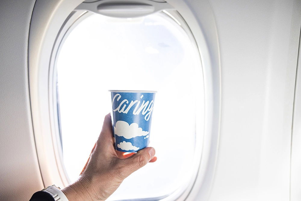 Alaska Airlines Eliminates Plastic Cups - One Mile At A Time