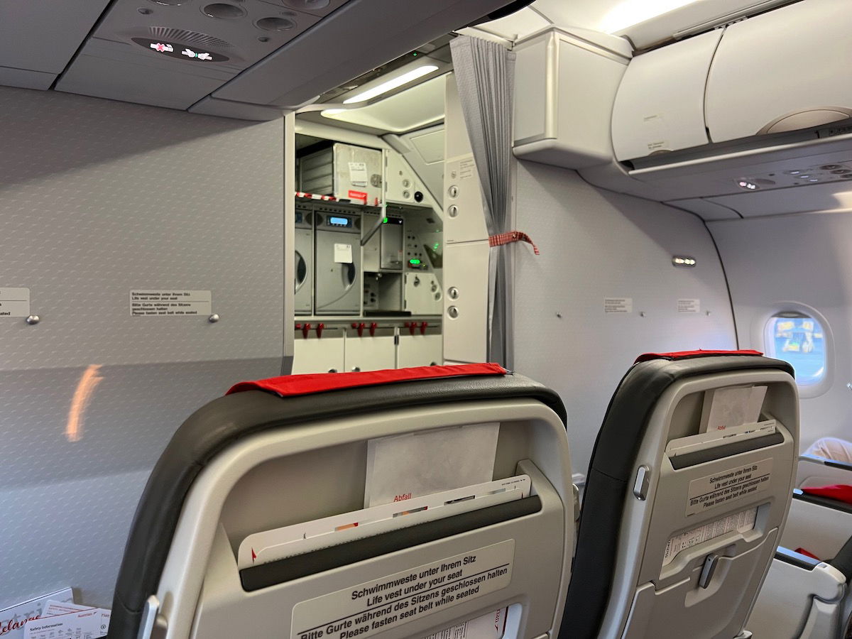 Review Austrian Business Class A Vie Fco Laptrinhx News