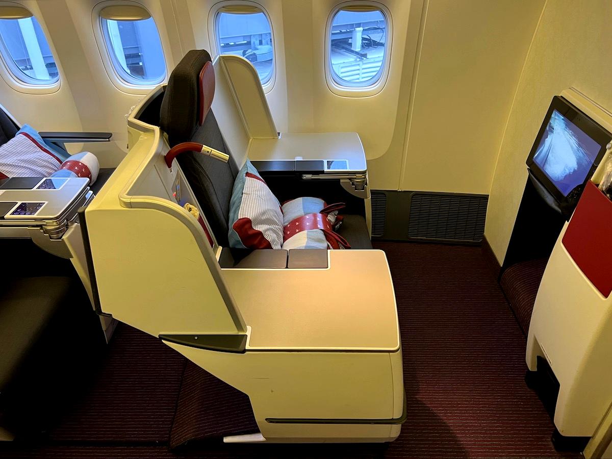 How To Select Austrian Business Class “Throne” Seat For Free