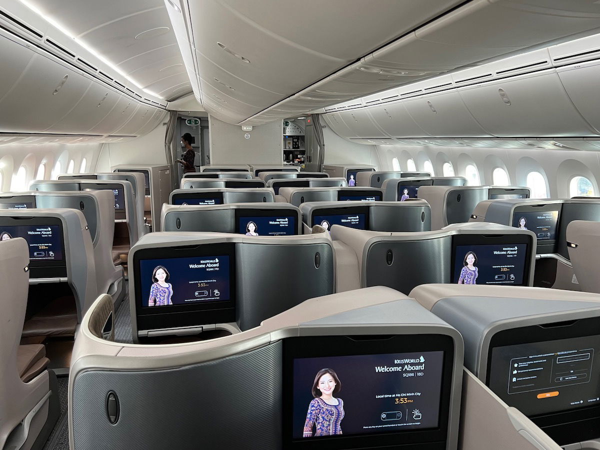 Review: Singapore Airlines Business Class 787 (SIN-SGN)