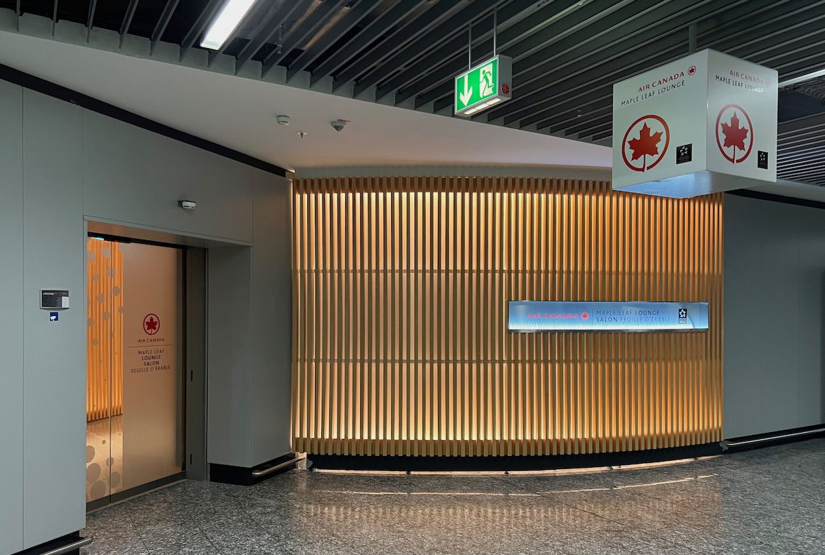 Review Air Canada Maple Leaf Lounge Frankfurt FRA One Mile At A Time   Air Canada Lounge Frankfurt 4 