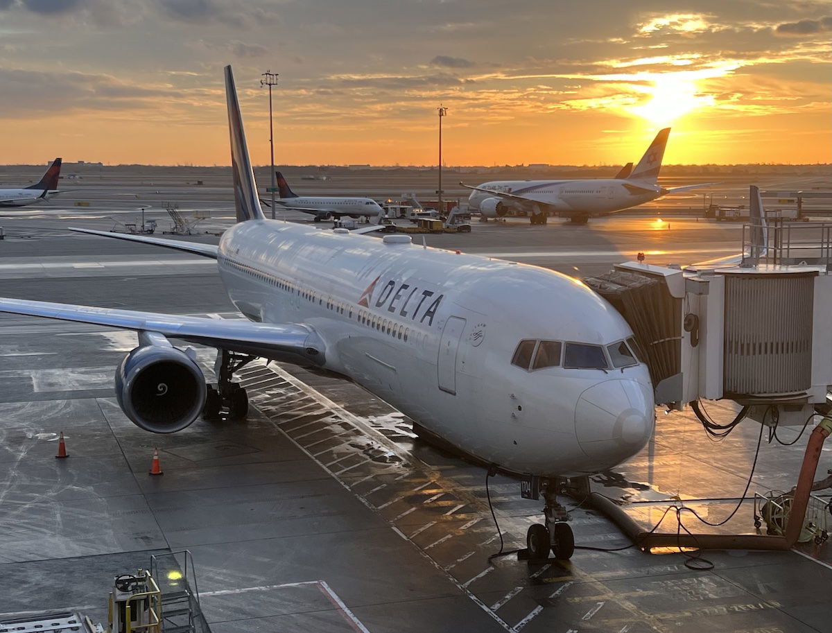 https://cdn.onemileatatime.com/wp-content/uploads/2023/02/Delta-767-JFK-Sunrise.jpg