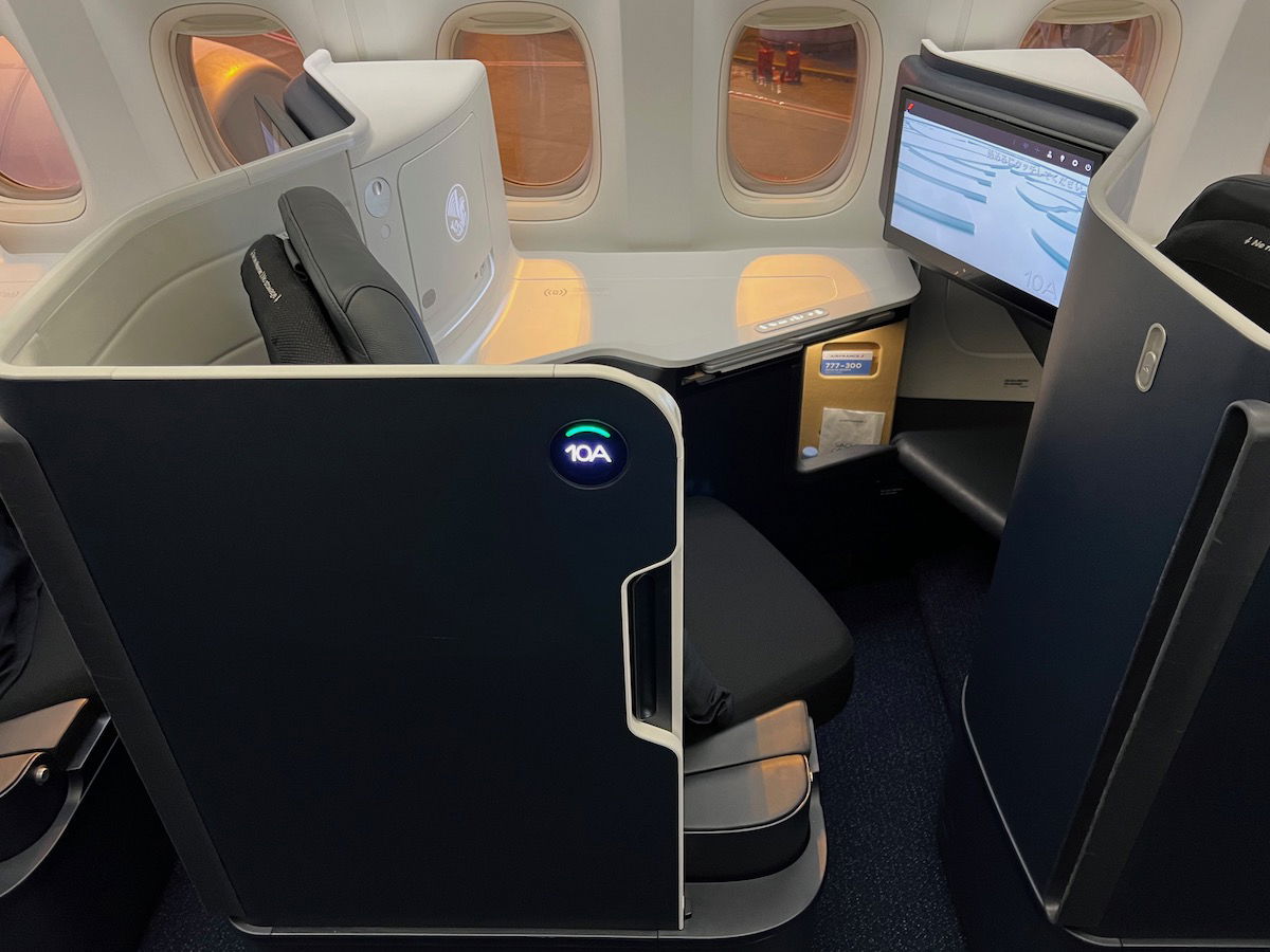 New Air France 777 Business Class: An Excellent Flight - One Mile