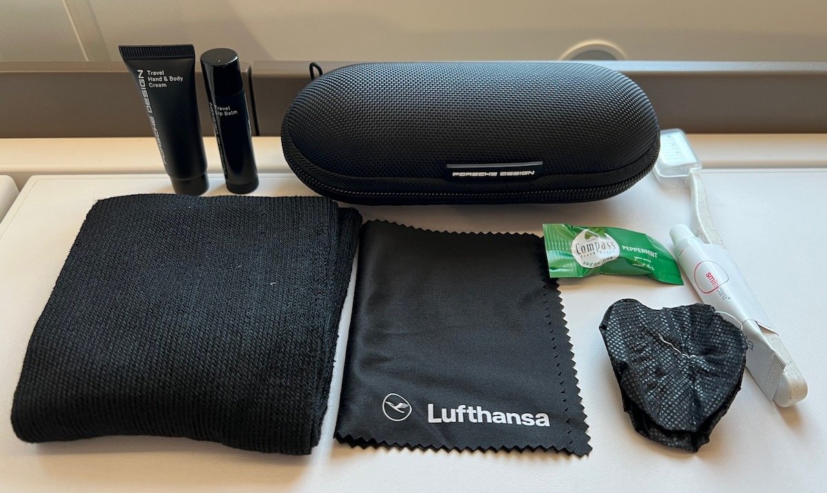 Lufthansa's Boeing 787 Business Class: Exactly As Expected - One Mile ...