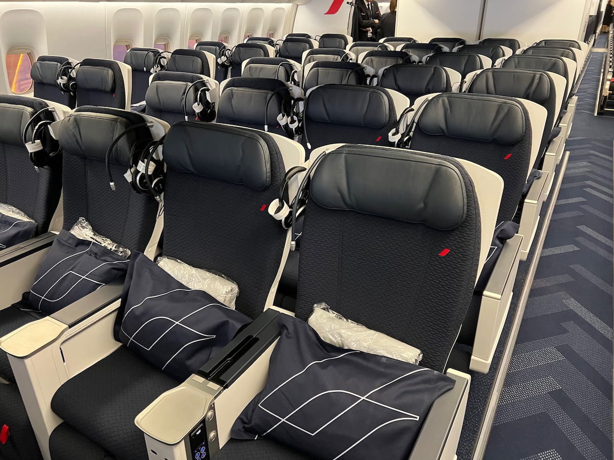 Overview: New Air France Enterprise Class 777-300ER (CDG-JFK)