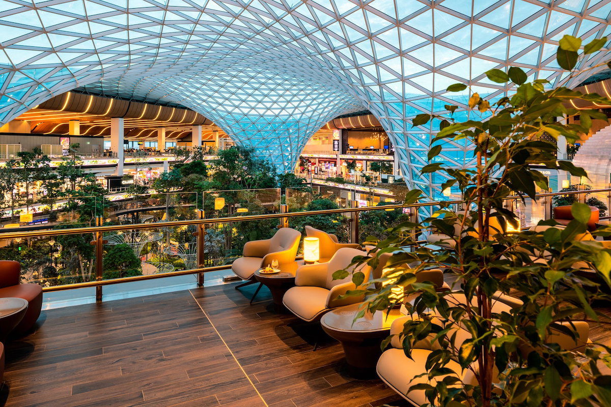 Stunning Qatar Airways Al Mourjan Lounge At The Garden One Mile At A Time