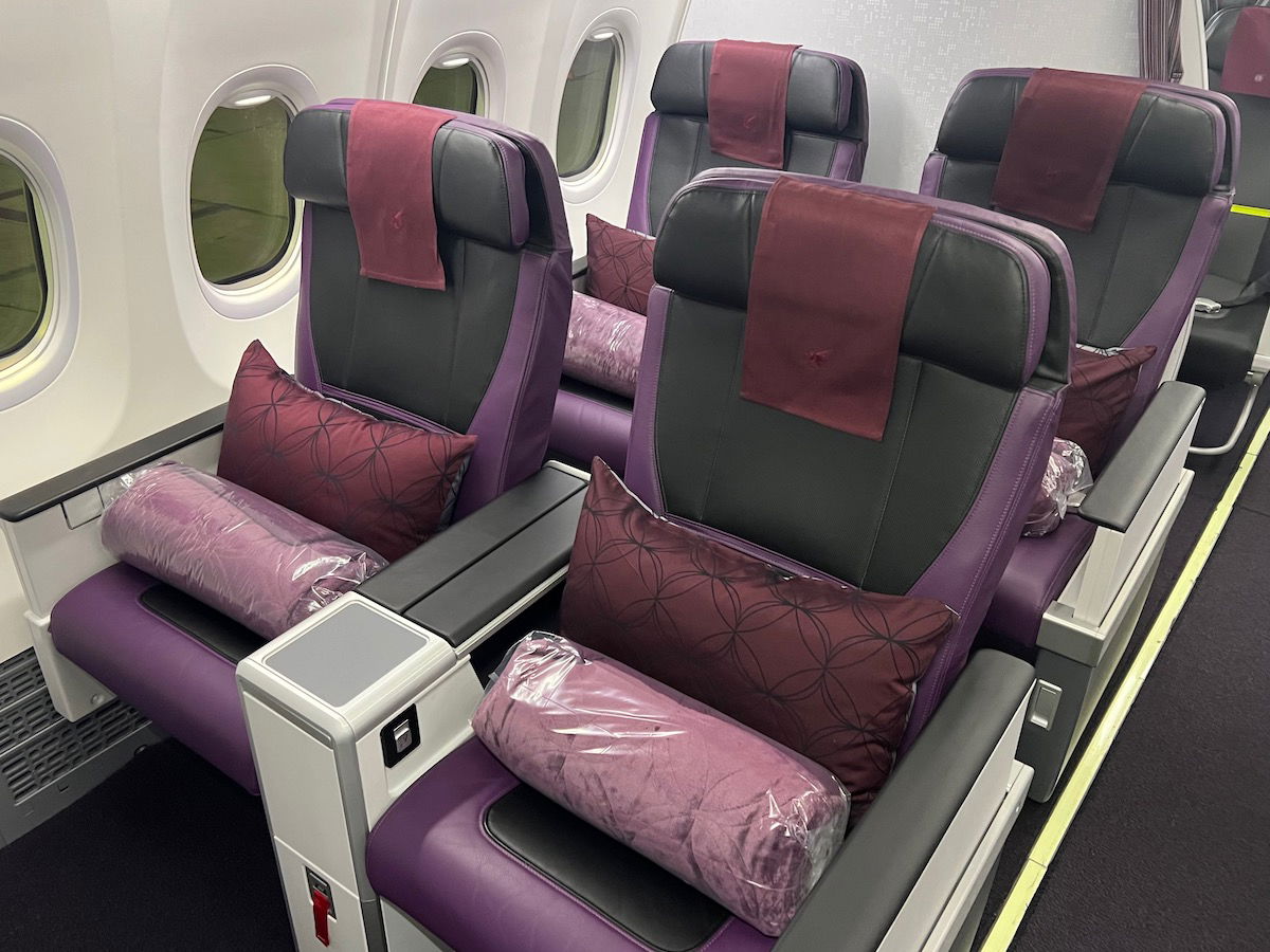 https://cdn.onemileatatime.com/wp-content/uploads/2023/05/Qatar-Airways-737-MAX-First-Class-3.jpeg