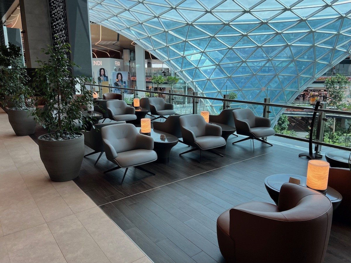 Review: Qatar Airways Al Mourjan Lounge Doha, The Garden (DOH