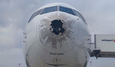 Brutal: Delta Boeing 767 Gets Into Hail Storm, Severe Turbulence - One ...