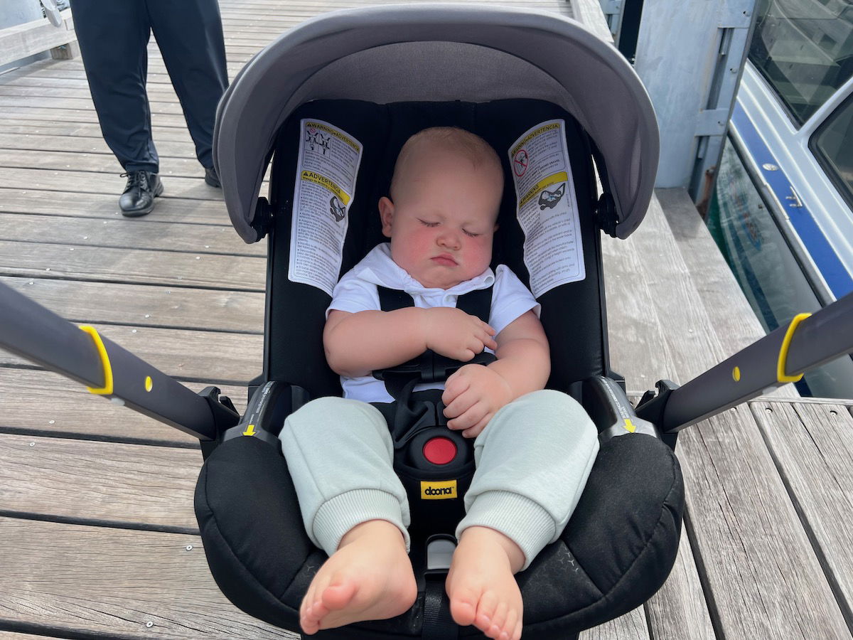 Infant in seat outlet flight