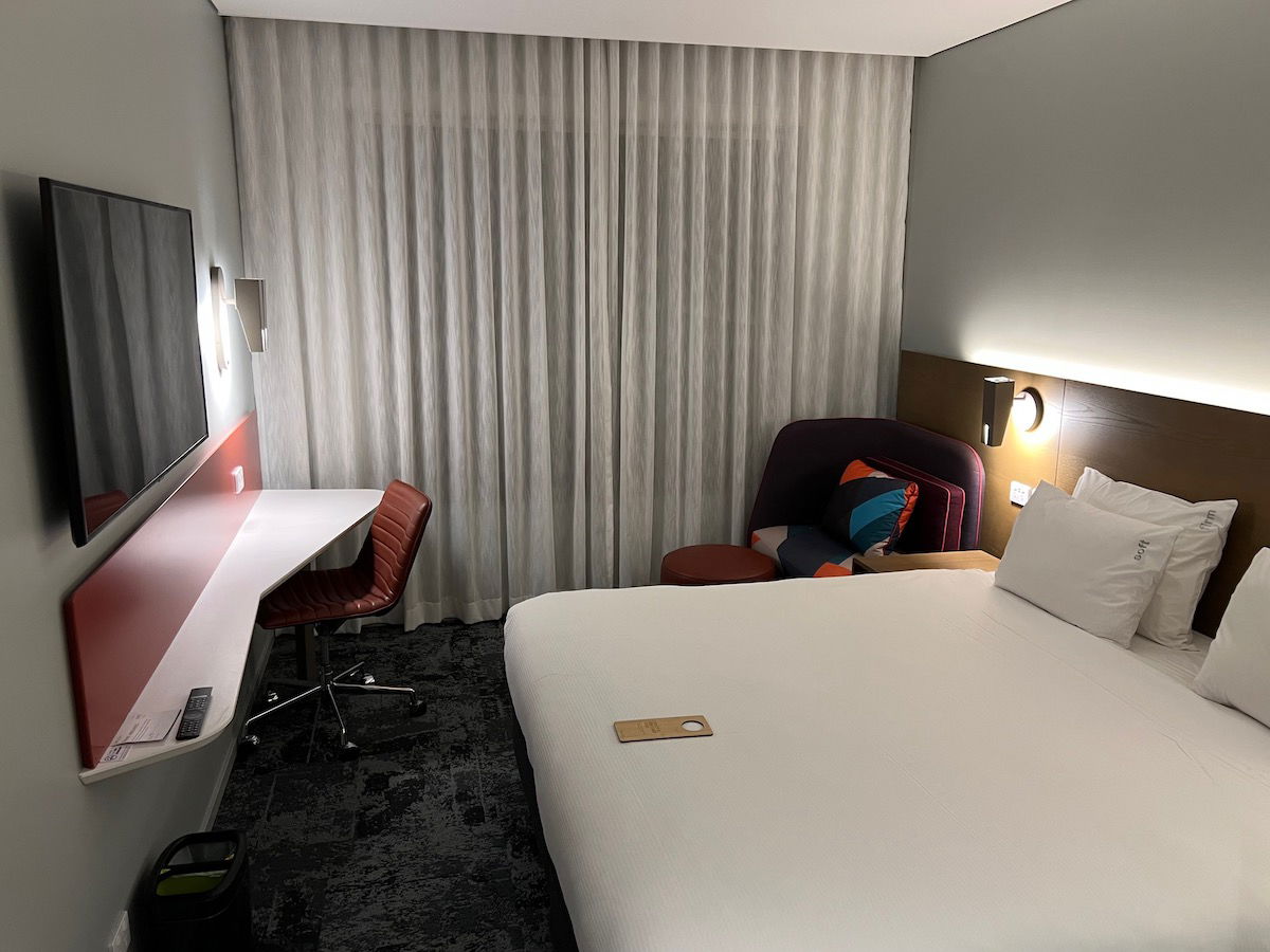 Review: Holiday Inn Express Sydney Airport (SYD) - One Mile at a Time