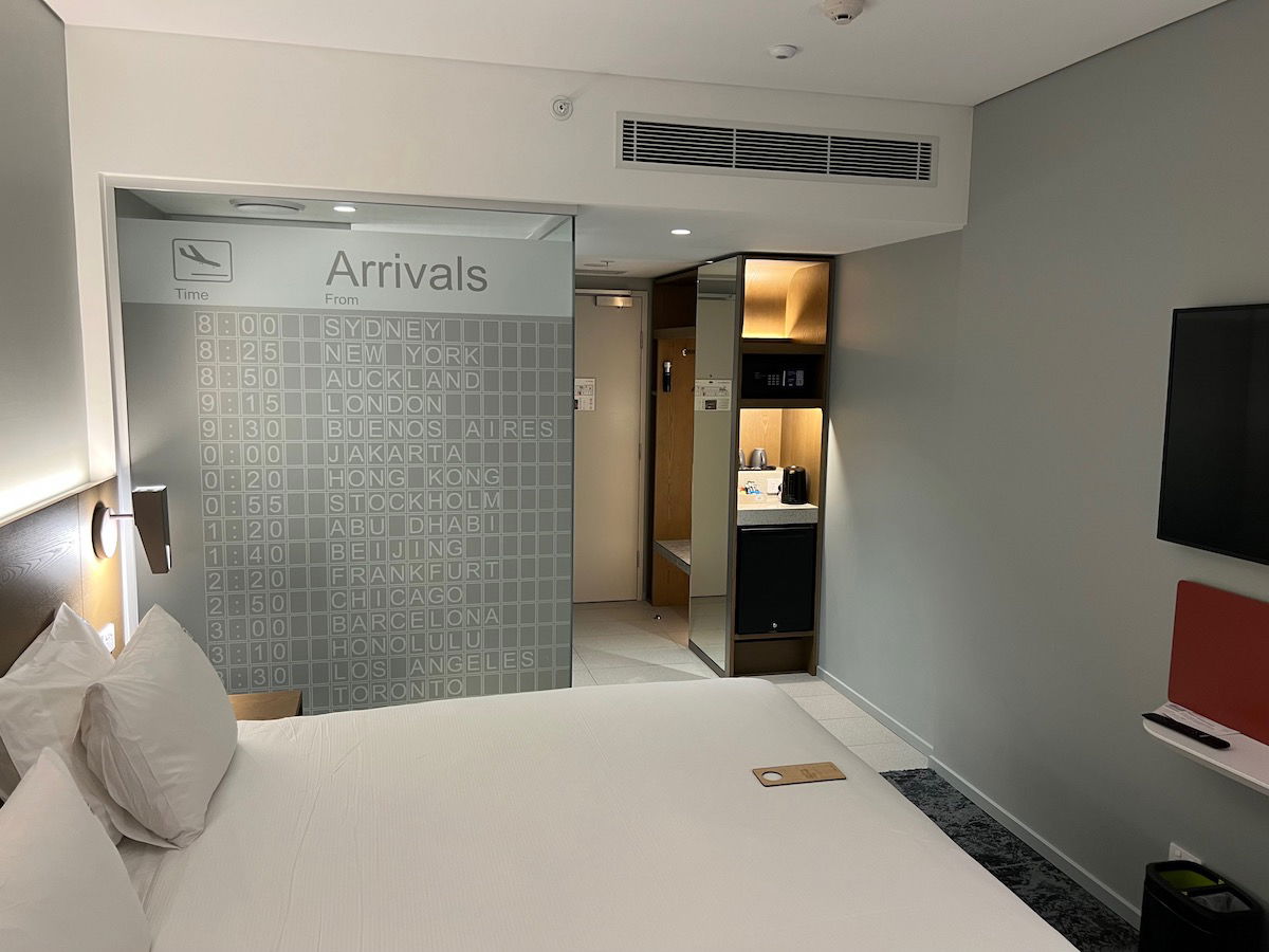 Review: Holiday Inn Express Sydney Airport (SYD) - One Mile at a Time