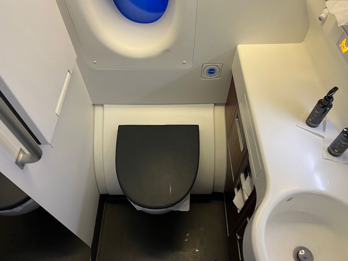 qantas a380 first class bathroom