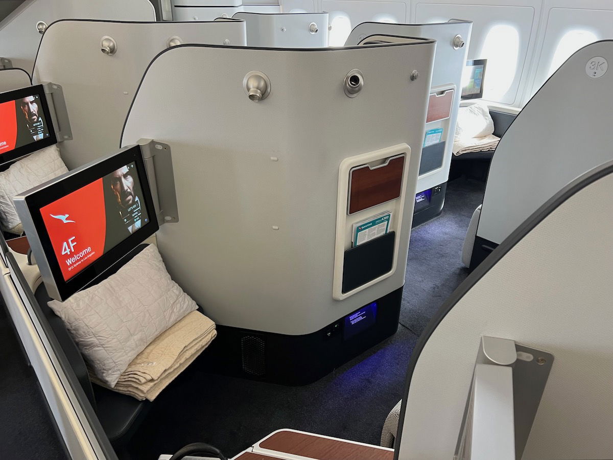 Review Qantas First Class Airbus A380 Syd Lax One Mile At A Time