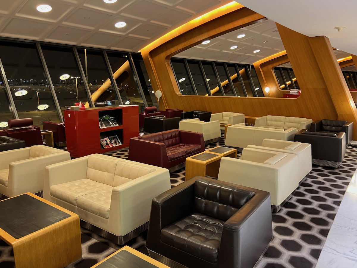 Oneworld Airport Lounge Entry Defined