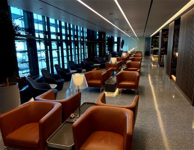 Review: Qatar Airways Al Mourjan Business Lounge, Doha - Point Hacks
