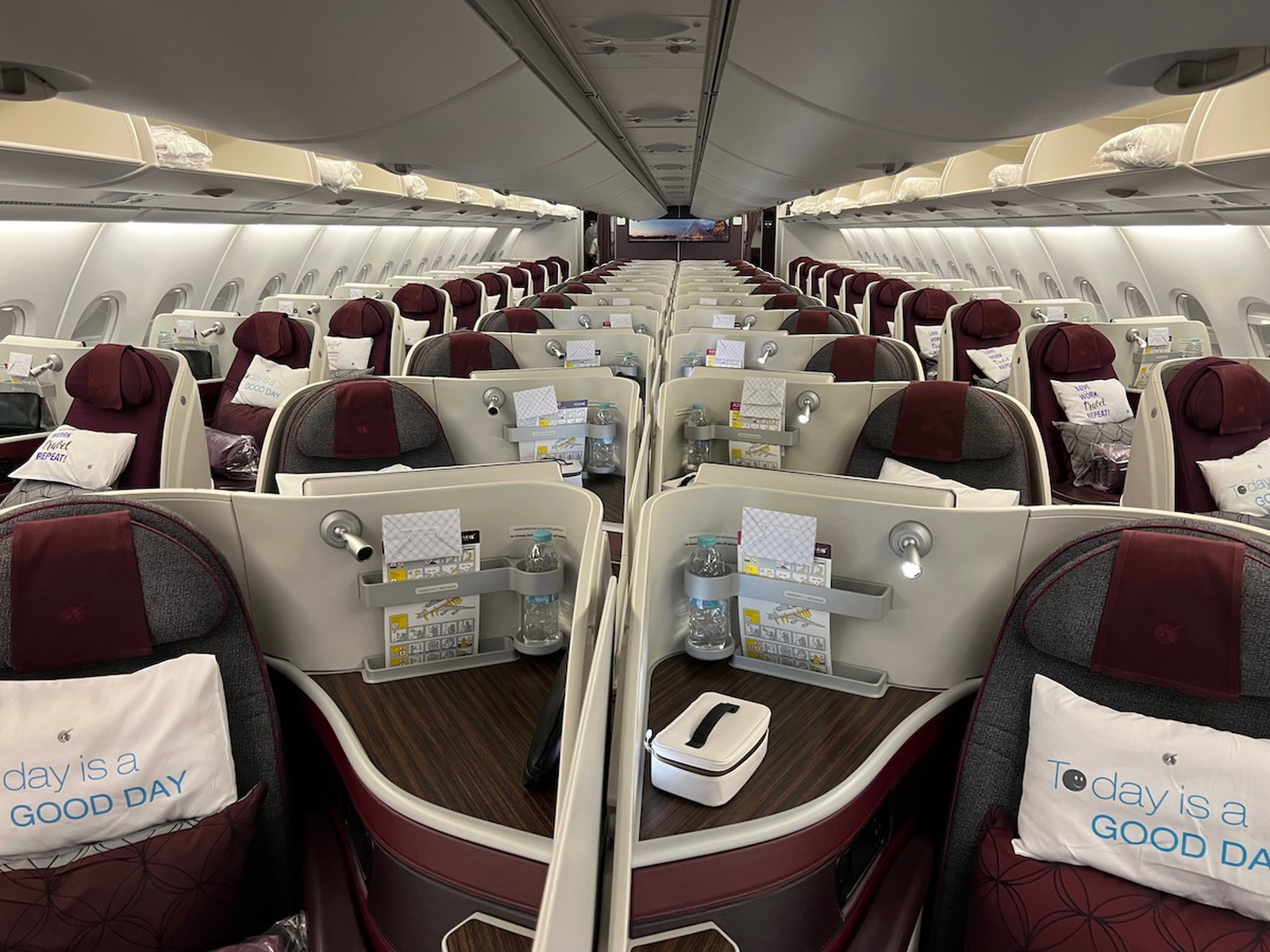 Qatar Airways prohíbe a YouTuber por reseña negativa