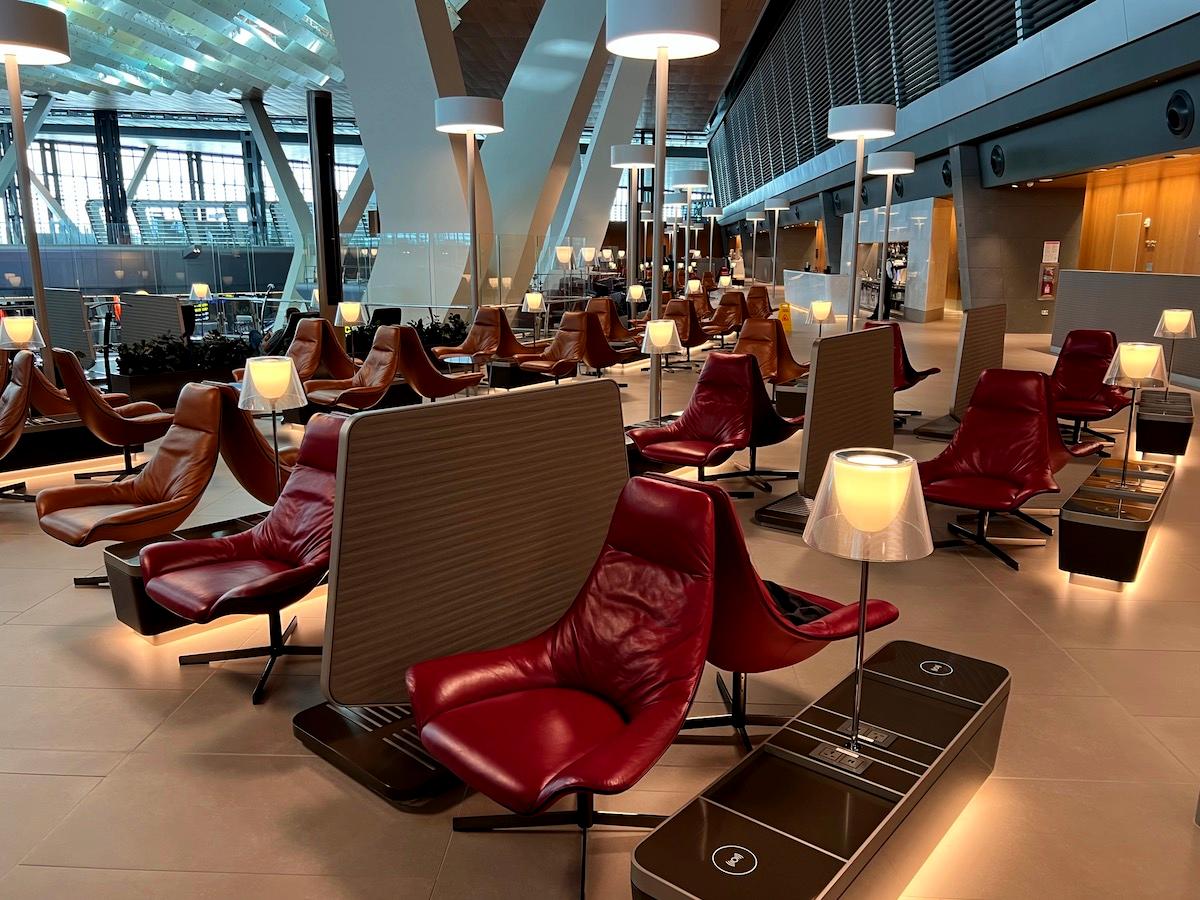 qatar airport lounge