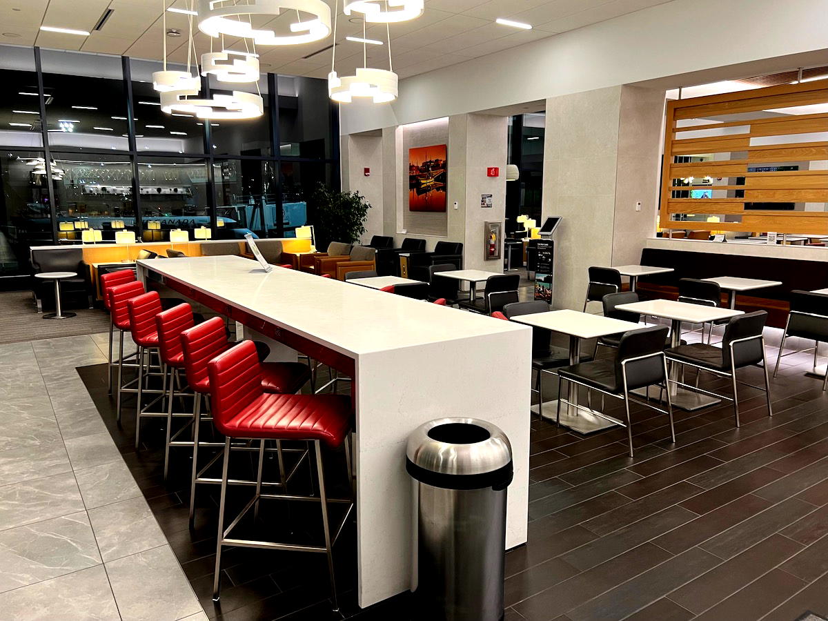 Review: American Admirals Club Boston Airport (BOS)