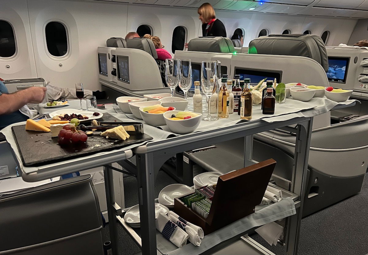 Lot Airlines - Airline meals information for passengers