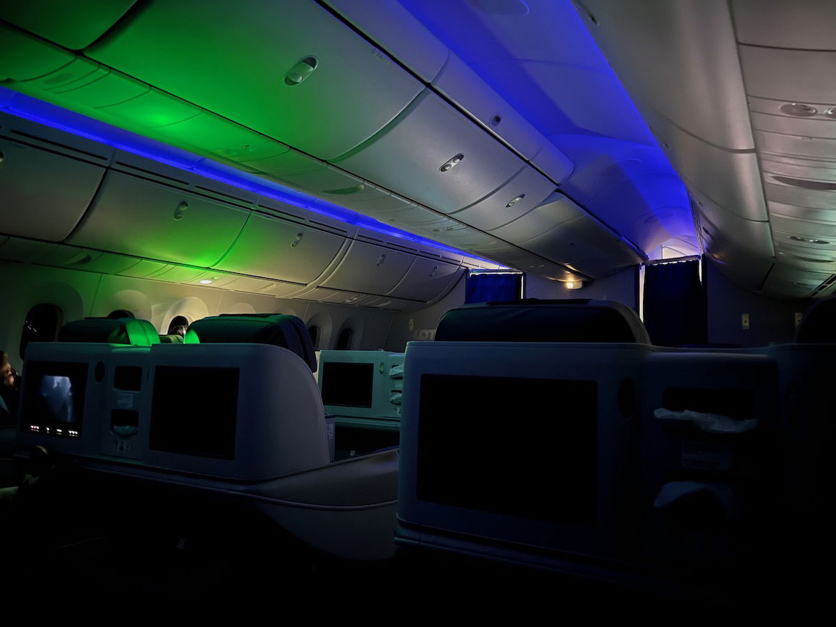 READER REVIEW: LOT Polish Airlines B787 Business Class review - Turning  left for less