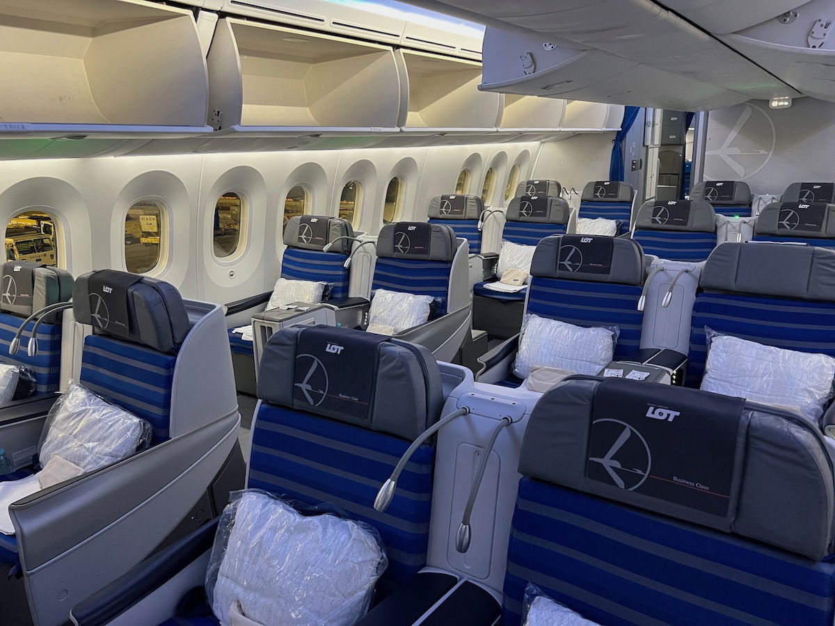 LOT Polish Airlines review: 787-8 economy class Los Angeles to