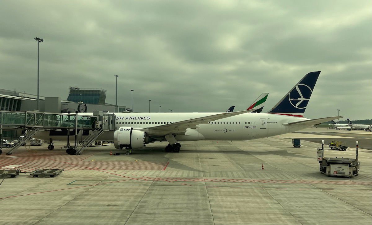 LOT Polish Airlines review: 787-8 economy class Los Angeles to Warsaw –  SANspotter