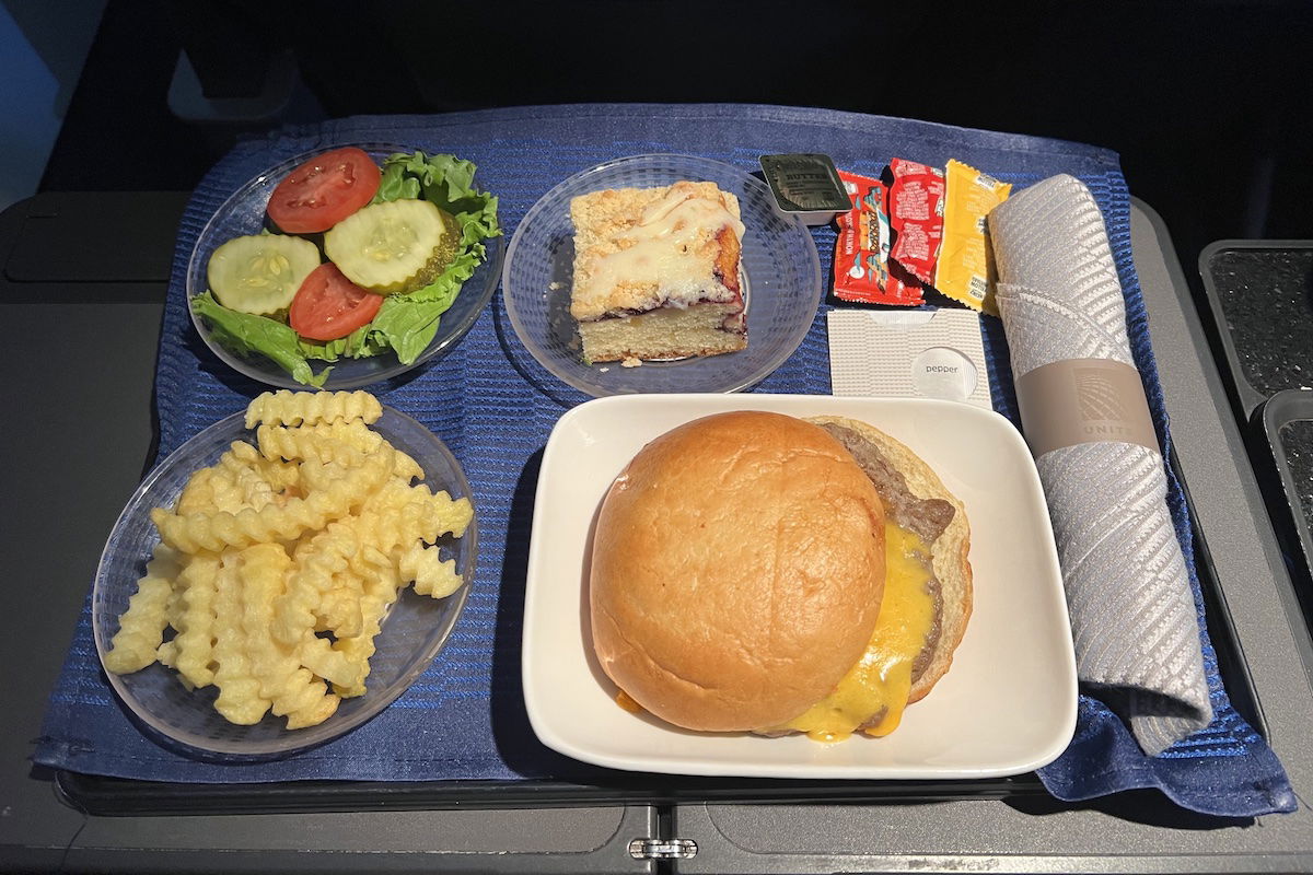 This plastic-free edible food tray is designed to reduce airline