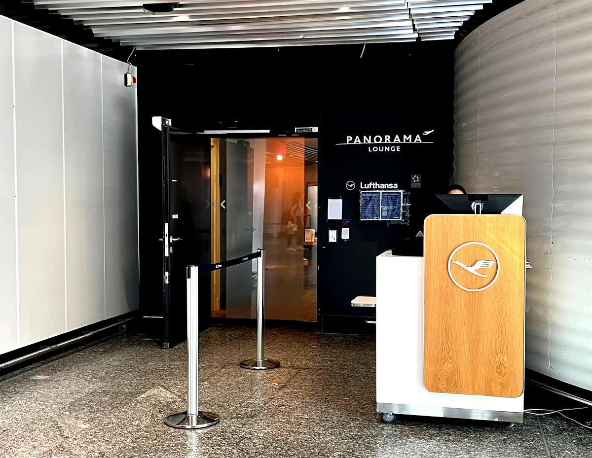 Review: Lufthansa Panorama Lounge Frankfurt Airport (FRA) - One Mile at ...