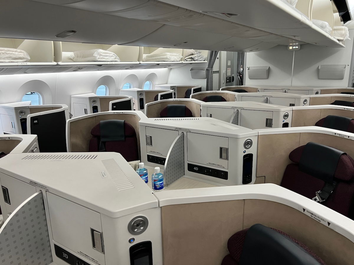 JAL 787 Business Class: Subpar Seat, Good Food & Service - One