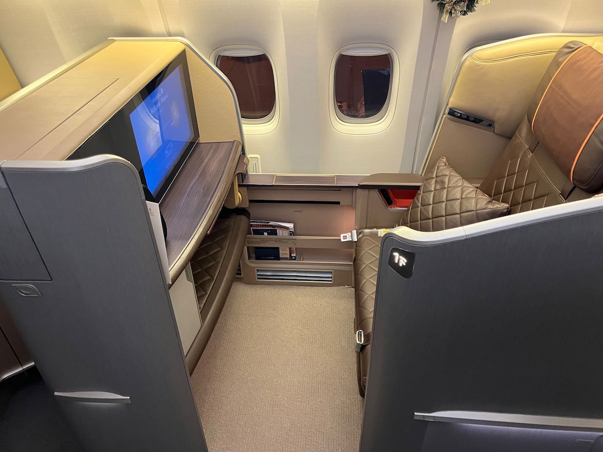 Amazing: Singapore Airlines' Shortest First Class Flight - One Mile at ...