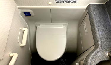 American Airlines Passenger Vapes, Accuses Flight Attendant Of Assault