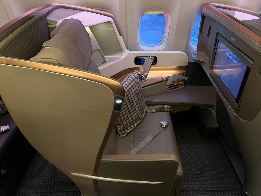 Singapore Airlines business class seat aboard a Boeing 777