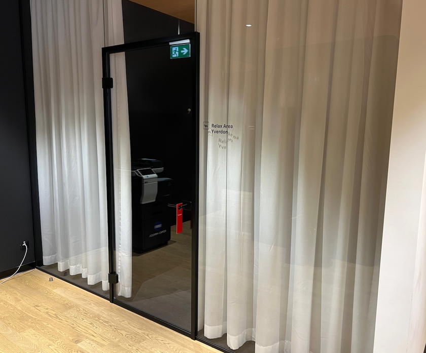 Entrance to the relaxation area in the SWISS First Lounge Zurich Terminal A