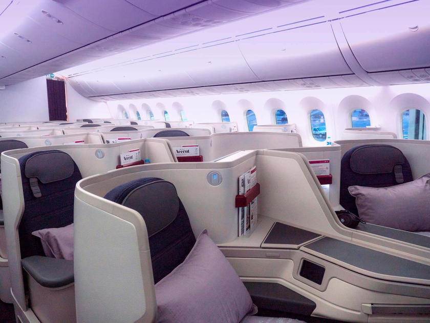 Aeromexico Boeing 787 business class cabin with seats and tray tables