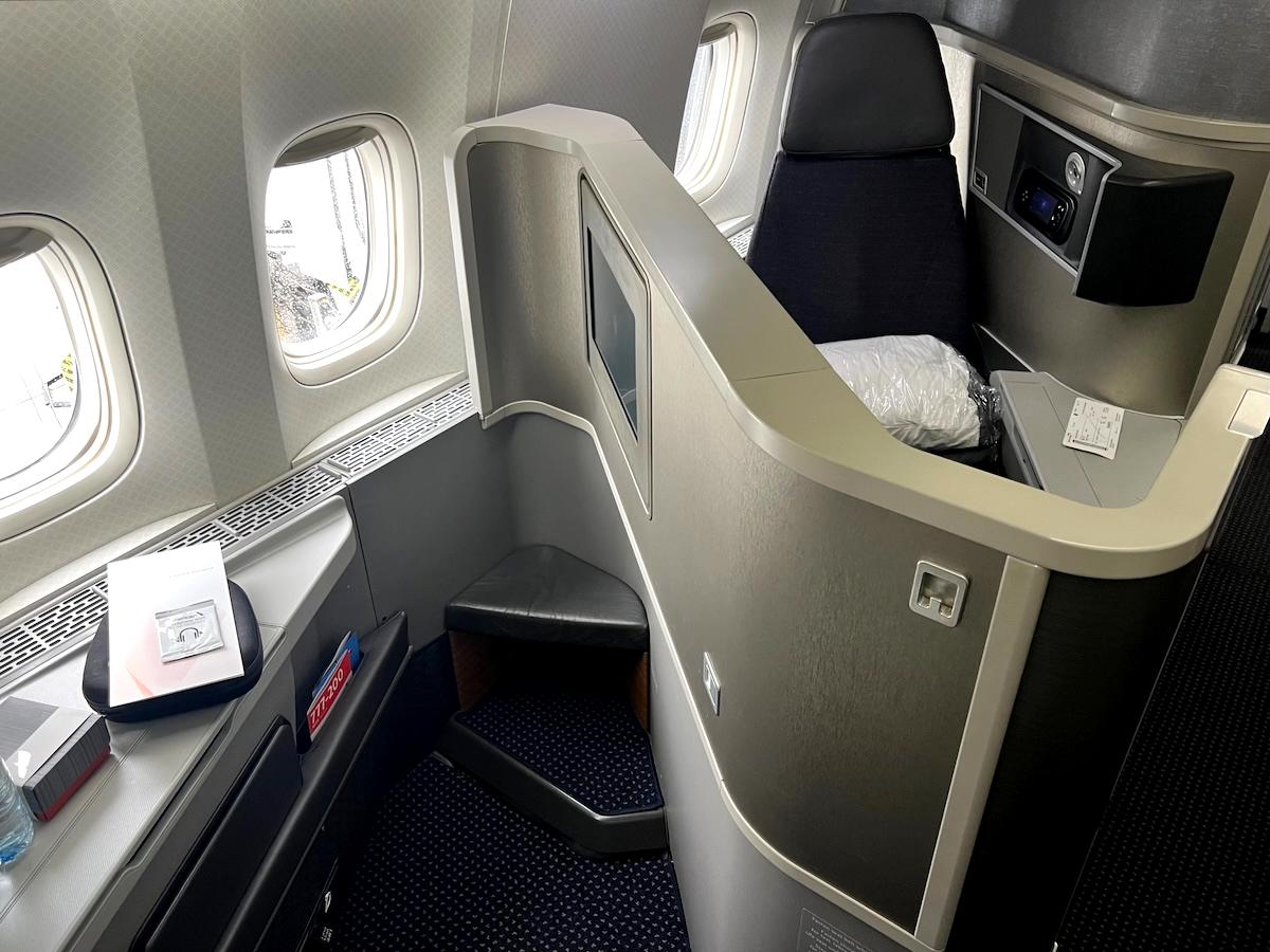 Review: American Airlines Business Class Boeing 777 (LHR-MIA)