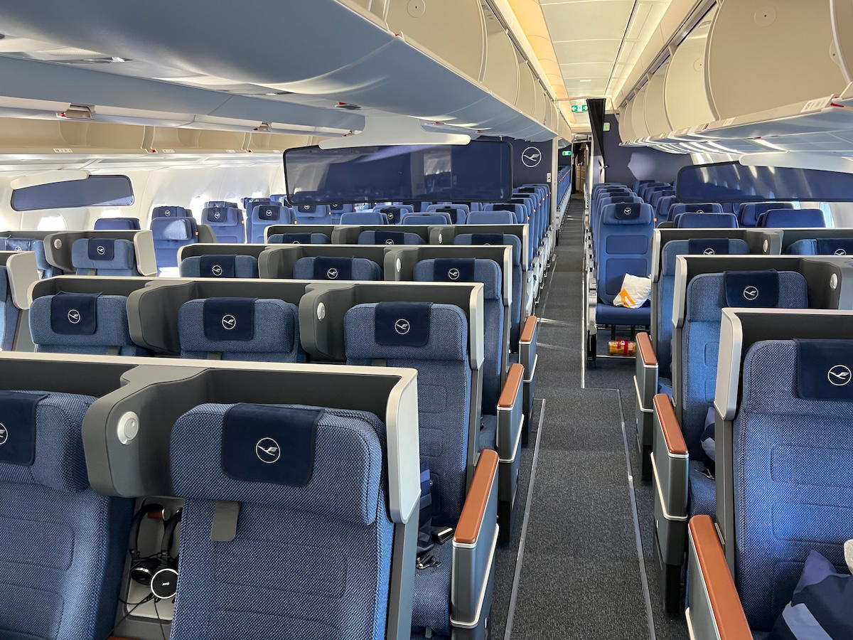 Row 19 Lufthansa A350 Allegris Economy Row 19: Why It Has To Stay Empty - One ...