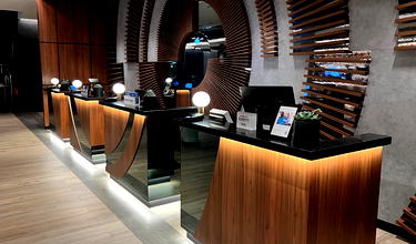 Tipping Hotel Front Desk Staff: Are Things Getting Out Of Hand?