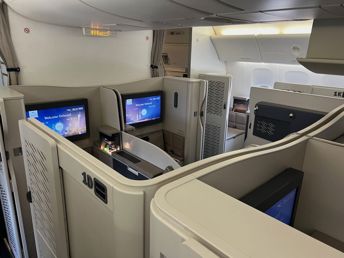 Kuwait Airways Threatens YouTuber, Calls Police On Him, Guarantees To Sue