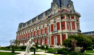 Hyatt Credit Cards Compared: Personal Vs. Business