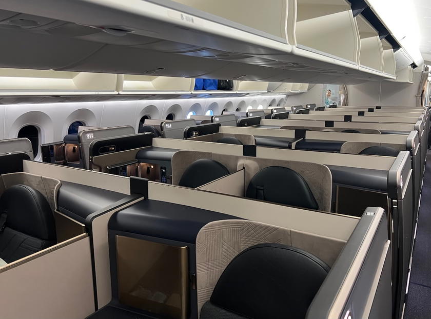 Korean Air 787-10 business class cabin