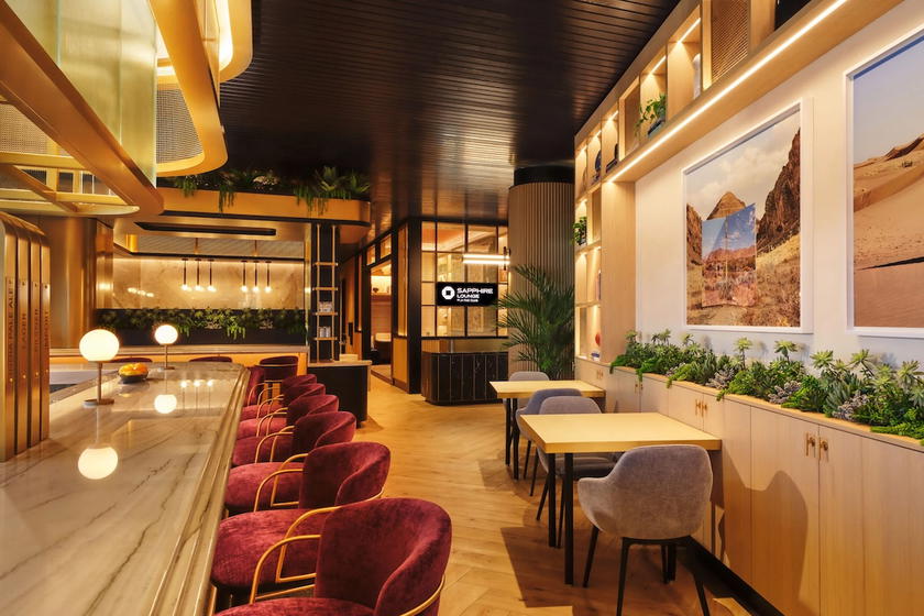 Interior of the small Chase Sapphire Lounge by The Club at Phoenix Sky Harbor airport