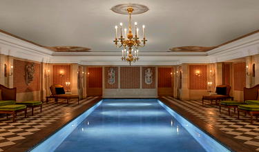 BOOKED: I’m Going To Versailles, On Air France & Austrian!